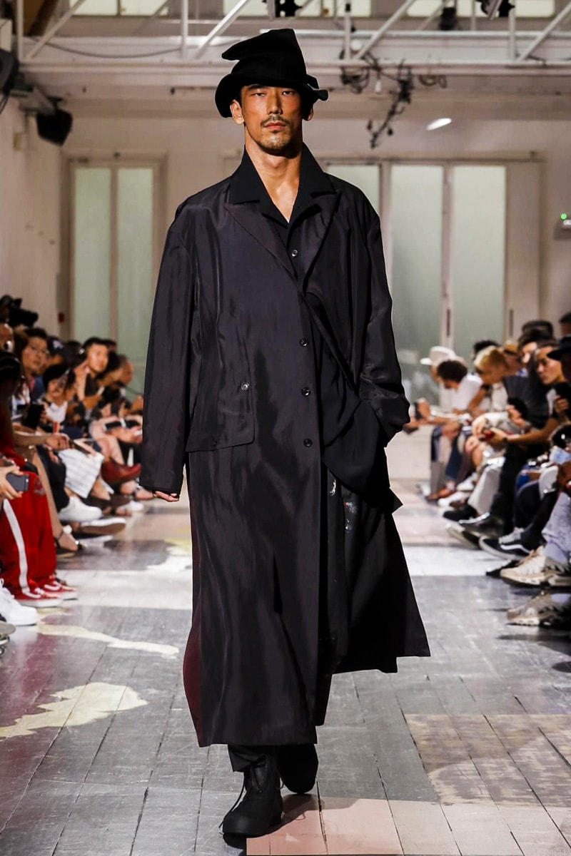 Yohji Yamamoto 2018 Spring Summer Collection Paris Fashion Week Men's Runway Show
