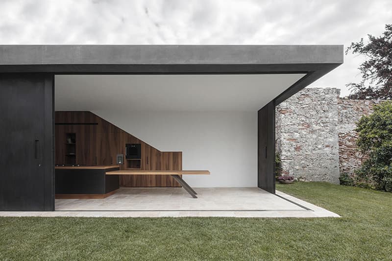 Bergmeisterwolf Disappearing Wall Villa Extension