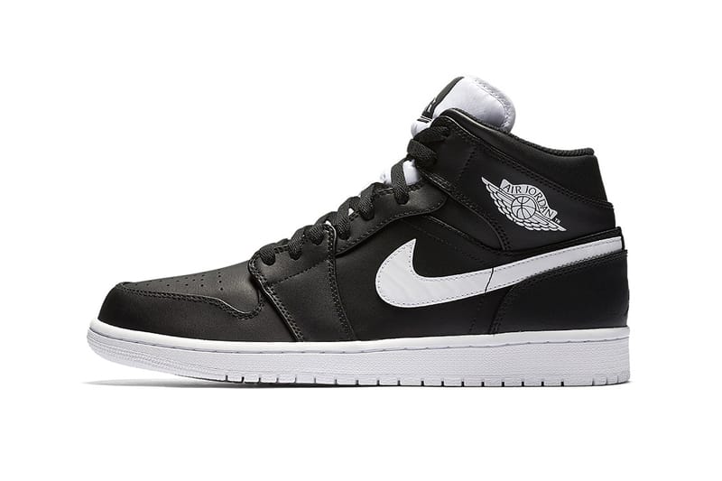 jordan 1 black with white swoosh