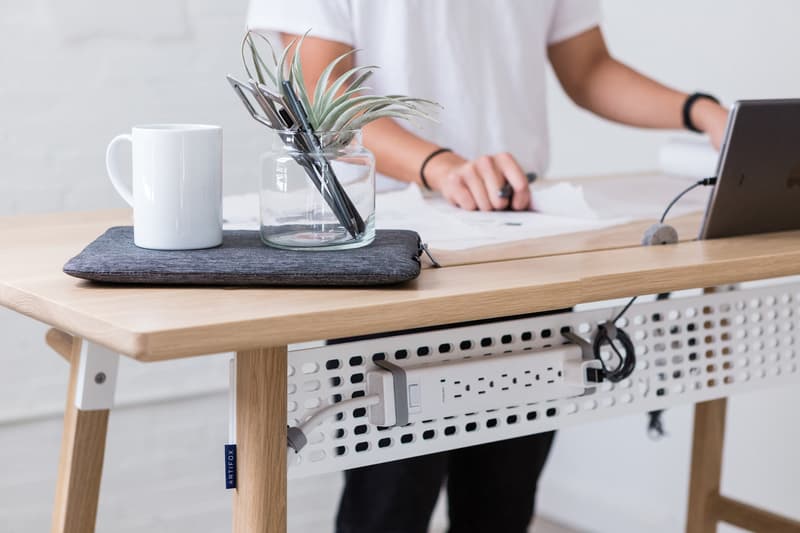 ARTIFOX STANDING DESK 02 LARGE STAND Workspace Built in Dock Cable Grid White Oak Walnut