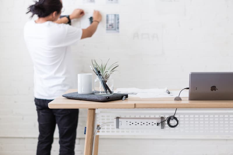 ARTIFOX STANDING DESK 02 LARGE STAND Workspace Built in Dock Cable Grid White Oak Walnut