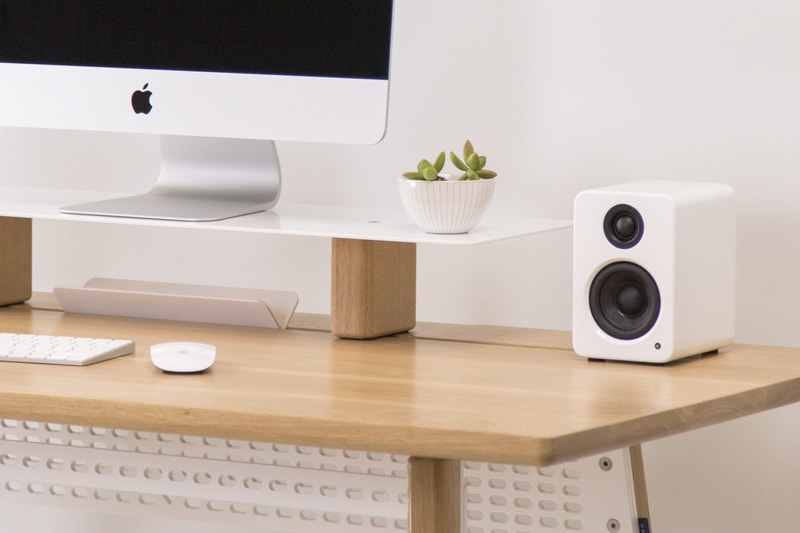 ARTIFOX STANDING DESK 02 LARGE STAND Workspace Built in Dock Cable Grid White Oak Walnut