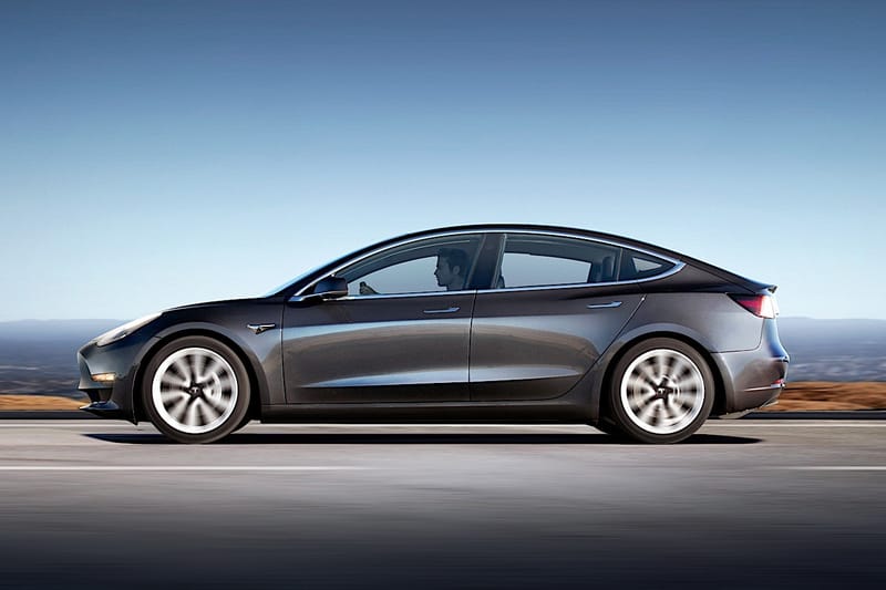Elon Musk Delivered the First 30 Tesla Model 3s and Now Looks to Ramp up Production