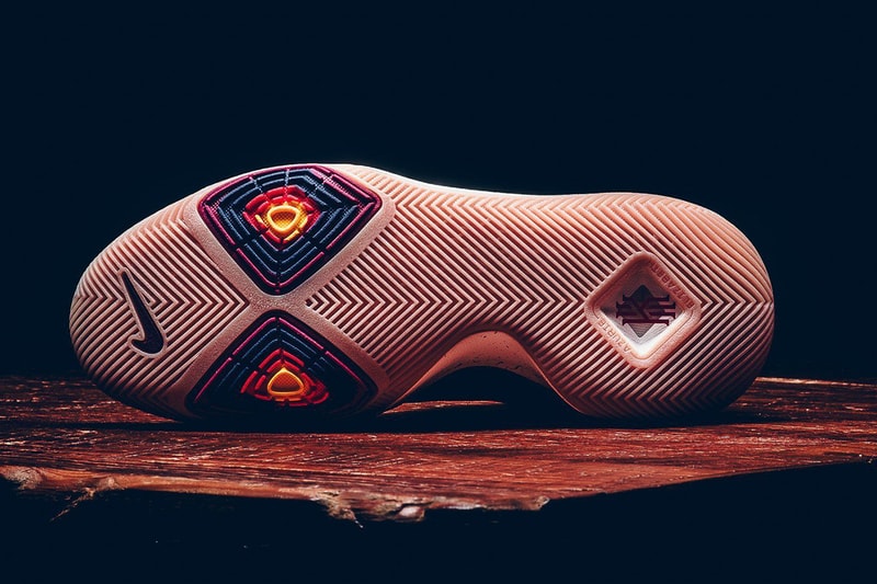 Nike Kyrie 3 Obsidian Metallic Gold Kyrie Irving Cleveland Cavaliers