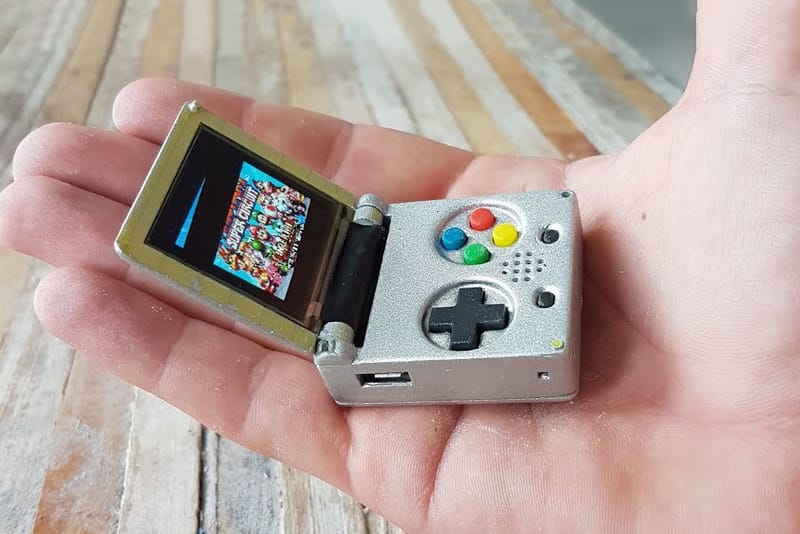 Watch This Fully Functional Keychain-Sized Game Boy in Action