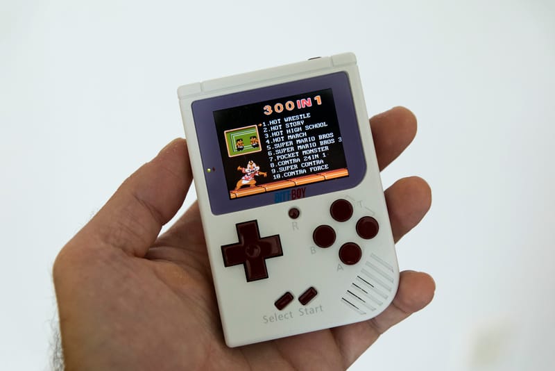 BittBoy Is A "GameBoy" With 300 Games-In-One