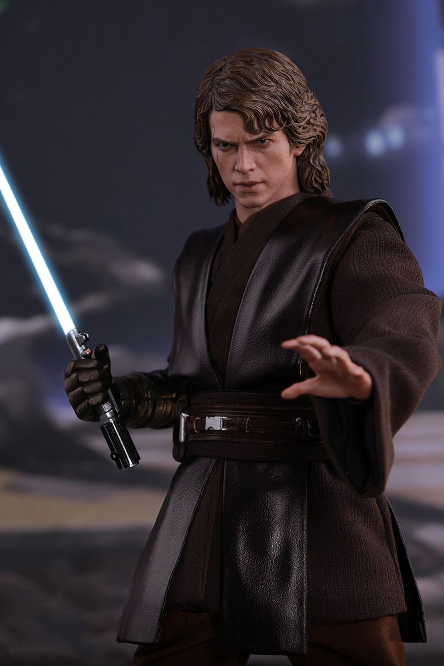 Hot Toys Collectible Star Wars Anakin Skywalker Figure