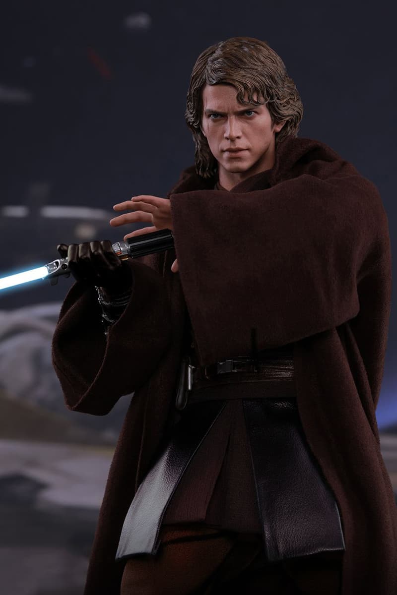 Hot Toys Collectible Star Wars Anakin Skywalker Figure