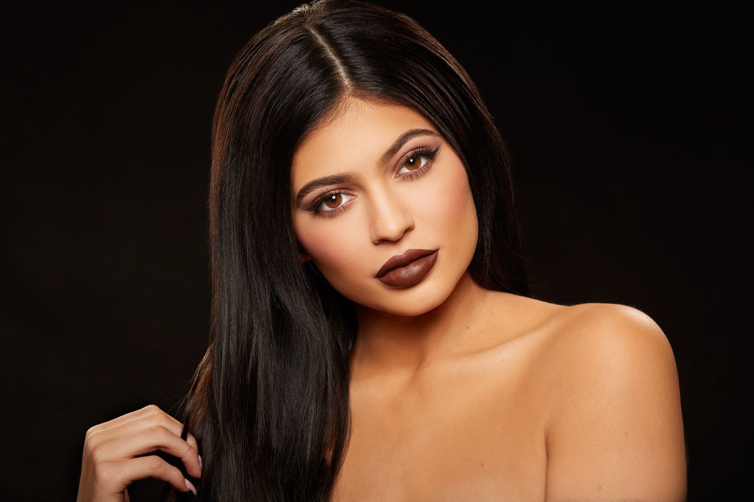 Kylie Jenner's Cosmetics Record Breaking Sales