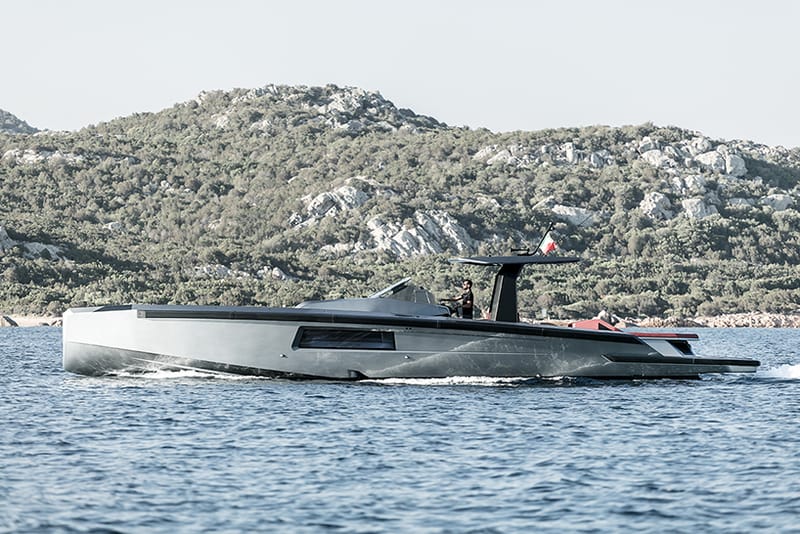 The Ultra Futuristic MAORI Luxury Yacht Looks Like It's From a James Bond Movie