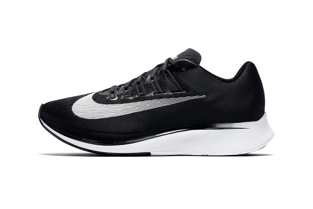 Nike Zoom Fly Black and white