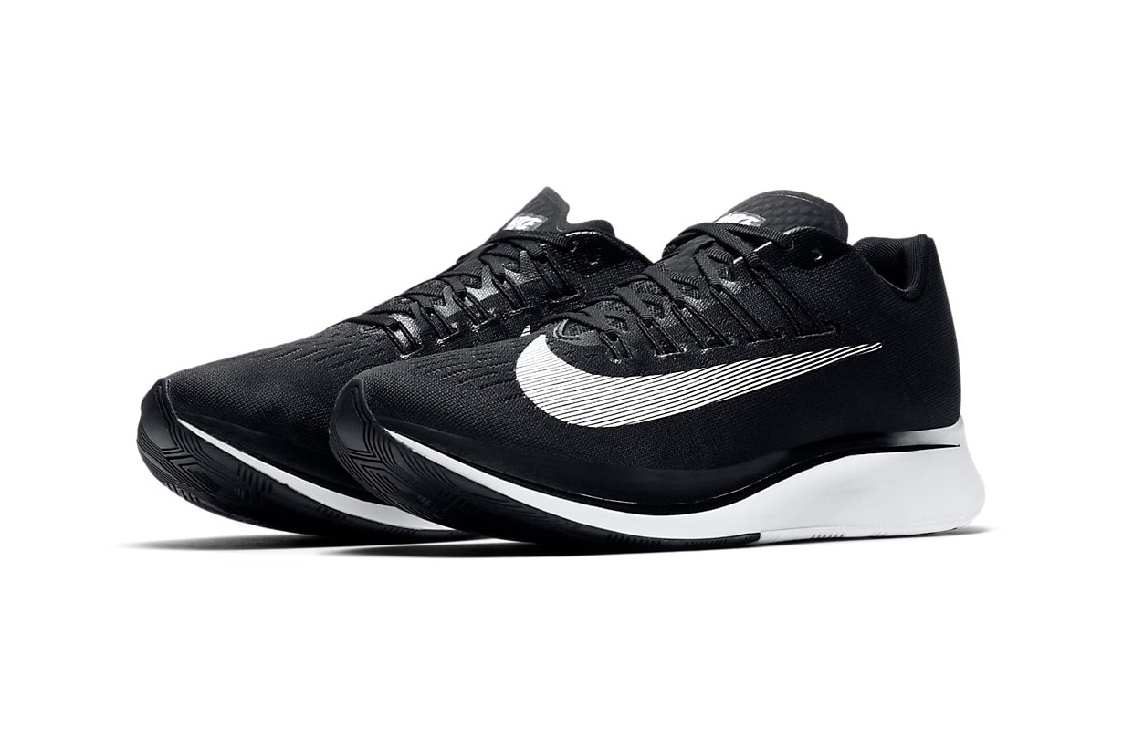Nike Zoom Fly Black and white
