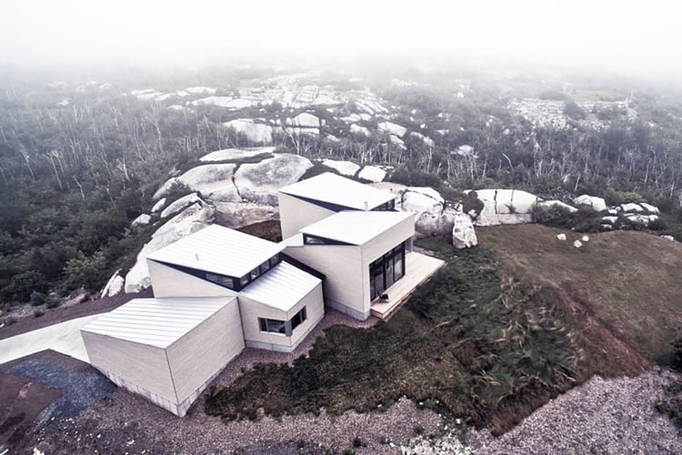 This Canadian Mountaintop Home Is Designed to Mirror Its Mountainous Surroundings