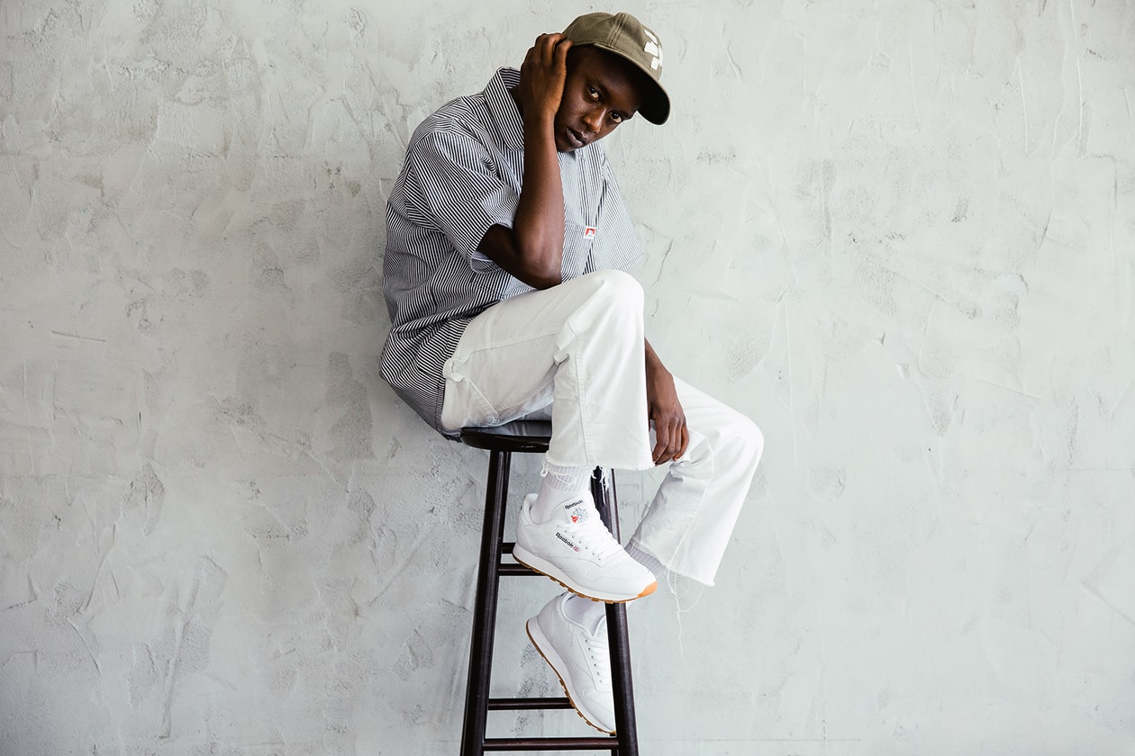 Reebok Classic Leather in white Buddy on stool