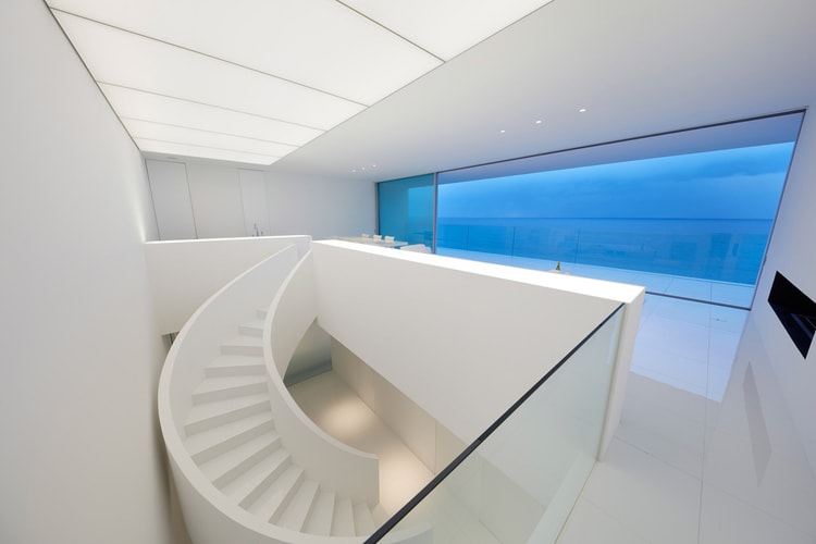 This Japanese Seaside Residence Is Minimalist Heaven