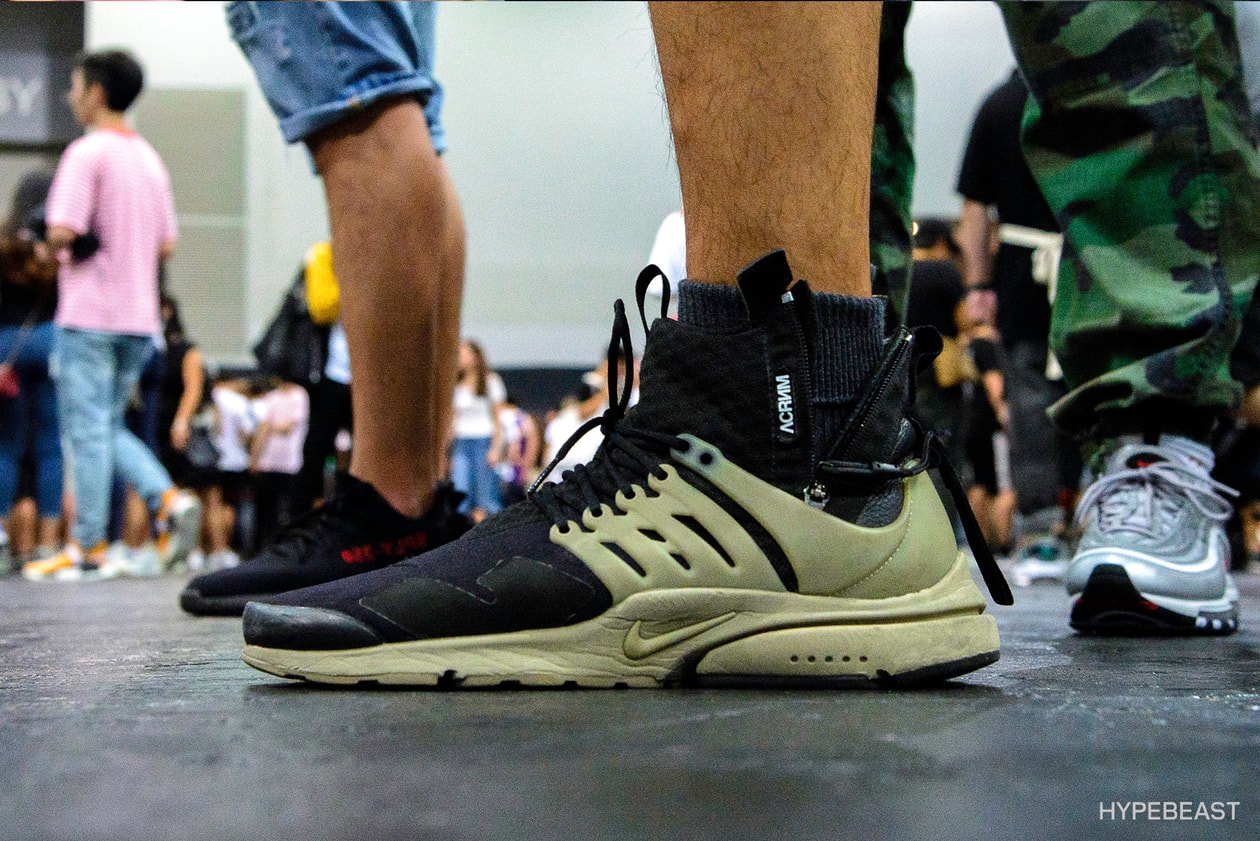 adidas Originals YEEZY Zebra