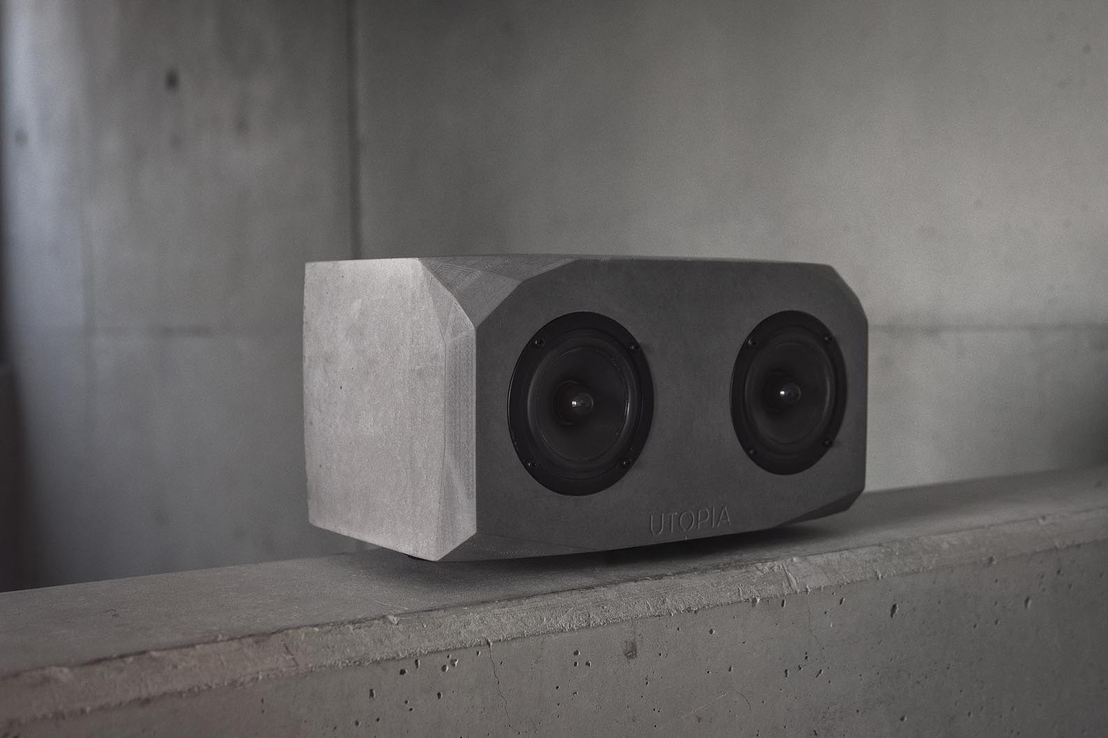 Utopia High-End Titan Brutalist Concrete Speaker