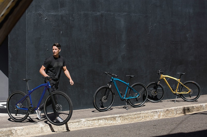BMW M Bike Limited Carbon Edition M5 fiber bicycle cycle blue black yellow aluminum frame marina bay
