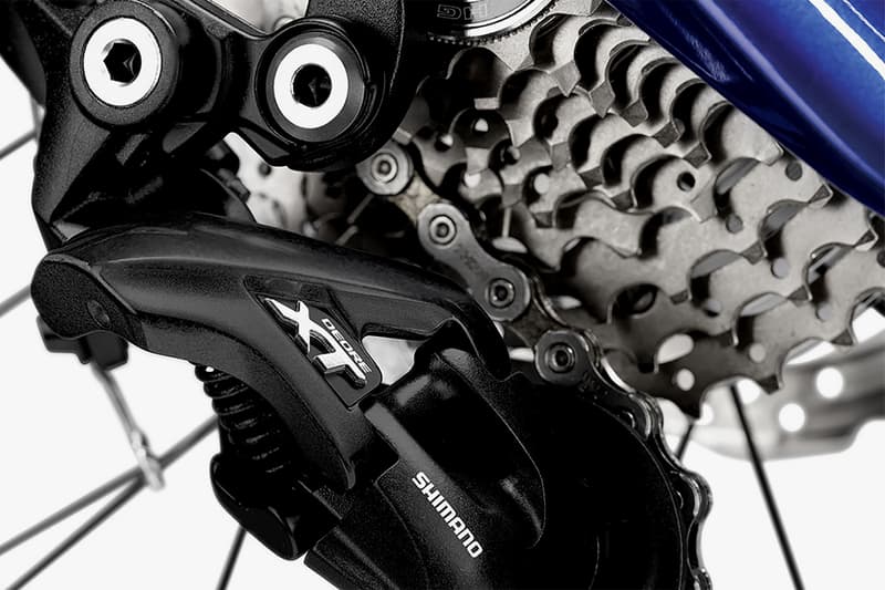 BMW M Bike Limited Carbon Edition M5 fiber bicycle cycle blue black yellow aluminum frame marina bay