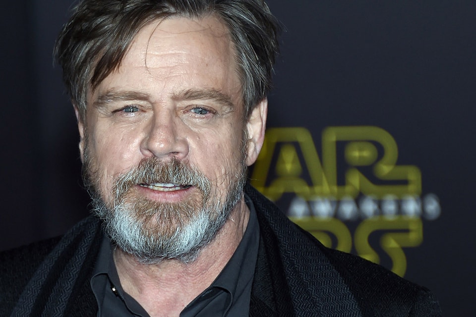 Star Wars: The Last Jedi - Mark Hamill reveals original Force Awakens ending