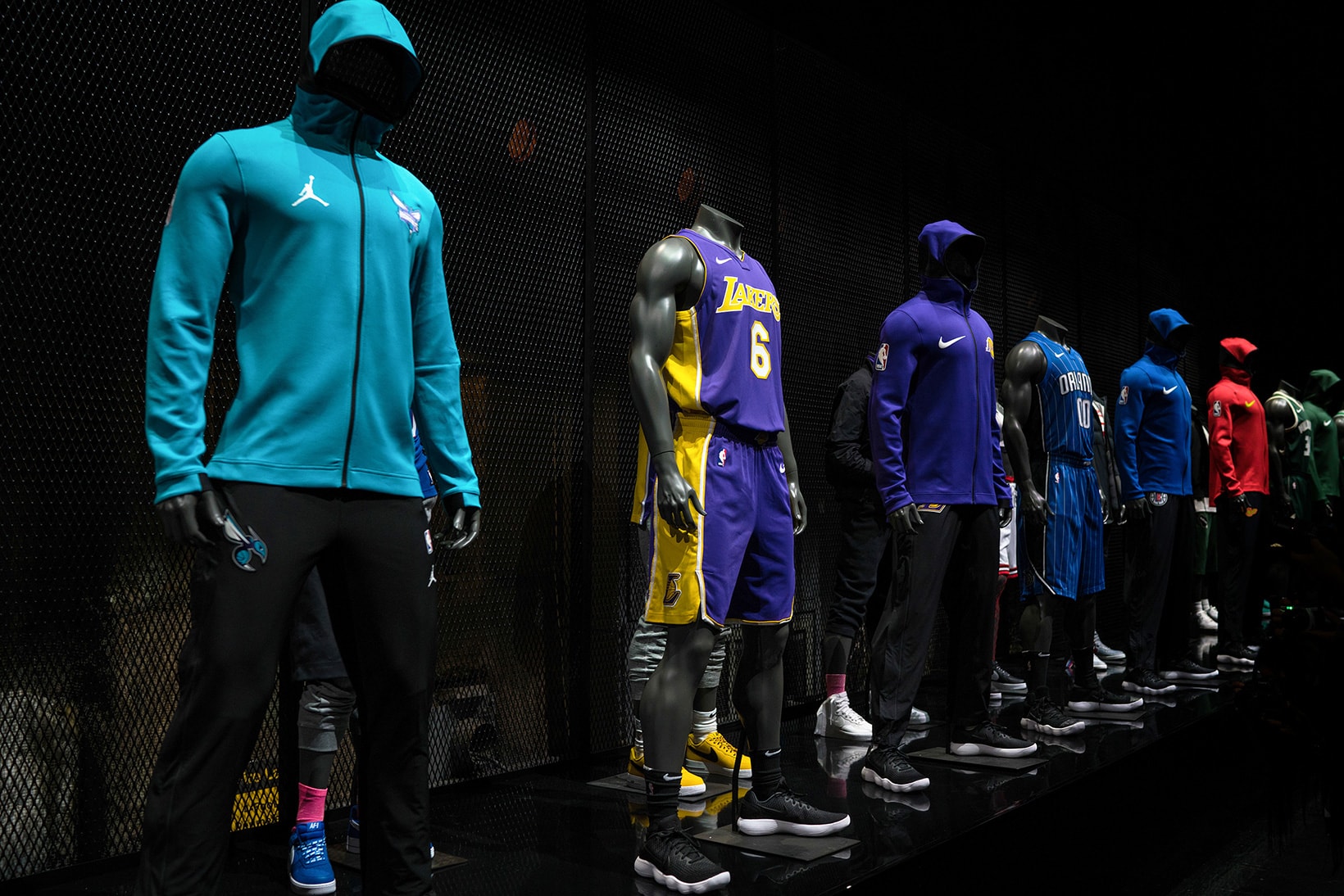 Nike NBA jersey Unveiling Los Angeles sports fashion Kevin Durant Paul George JR Smith Nike Air Force 1 Off White Recap