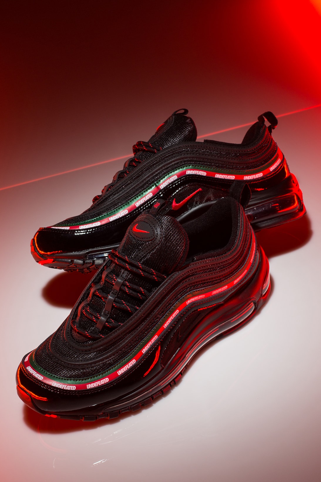 UNDEFEATED Nike Air Max 97 Matching Apparel Hoodie Sweatshirt T Shirt Tee Bag Socks 2017 September 15 Release Date Info Sneakers Shoes Footwear gucci red green white black