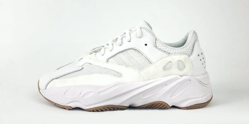 yeezy boost 700 wave runner all black
