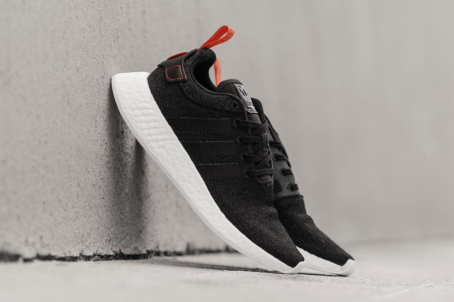 nmd r2 suede