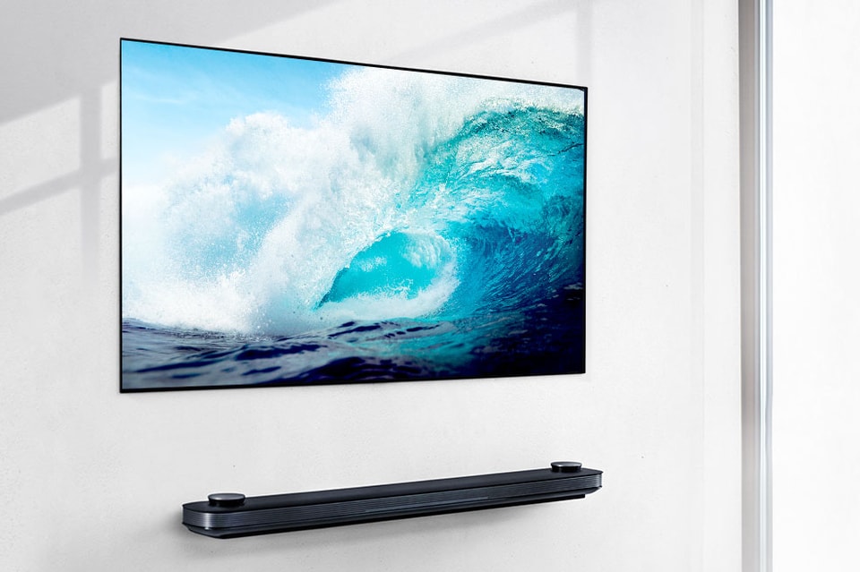 Watch an Unboxing of LG's Wallpaper TV | Hypebeast Watch an Unboxing of LG's Wallpaper TV | Hypebeast