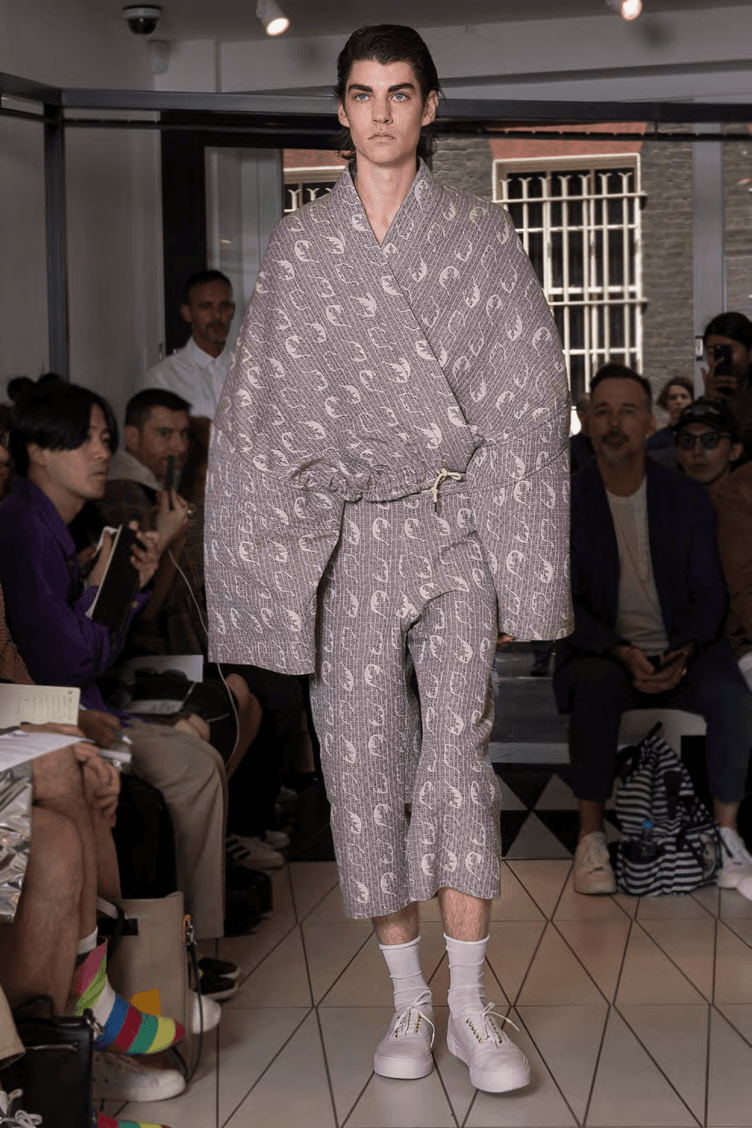 Chalayan Spring/Summer 2018 Seoul Fashion Week 99%IS Runway