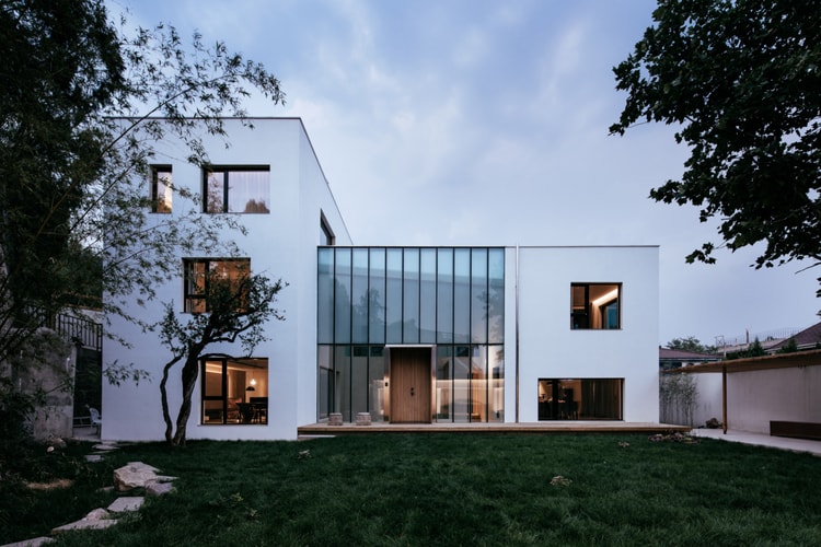 House W Shows How Hillside Living Can Still Be Cozy