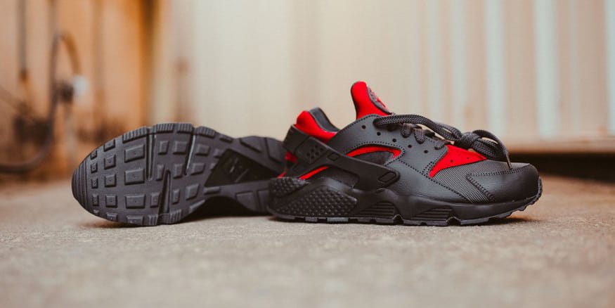 huaraches black and red