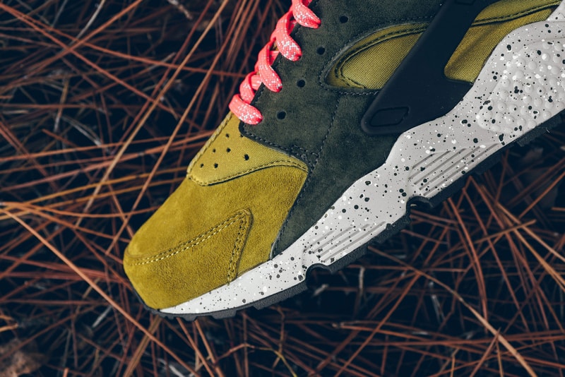Nike Air Huarache Run Premium Desert Moss Cobblestone Release Date Info Sneaker Drops