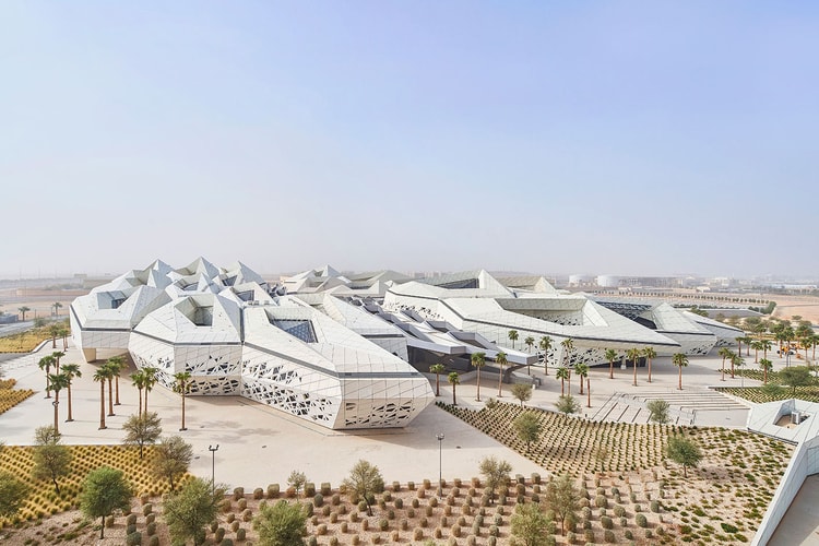 Zaha Hadid Designs an Otherworldly Laboratory at Riyadh's Desert