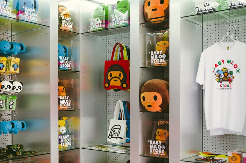 Gala Place BAPE Baby Milo Christmas Pop-Up Shop LIMITED STORE Mug Lip Balm DJ tote bag snow globe key ring camouflage Walkman 1 Folder ceramics