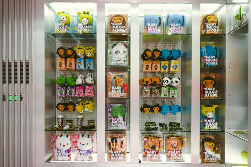 Gala Place BAPE Baby Milo Christmas Pop-Up Shop LIMITED STORE Mug Lip Balm DJ tote bag snow globe key ring camouflage Walkman 1 Folder ceramics
