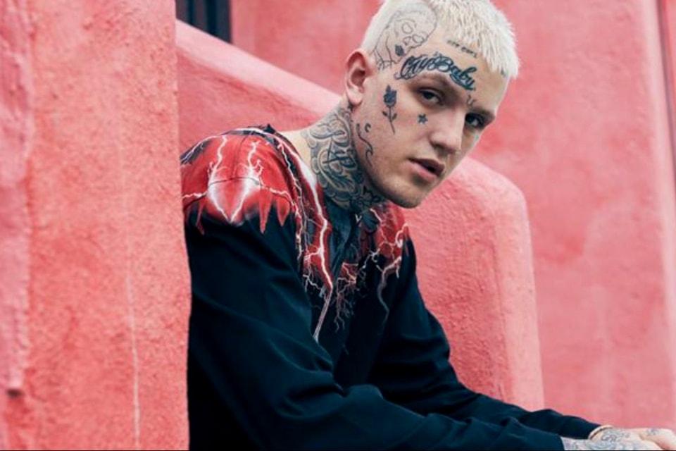 Emo-Rapper Lil Peep Says His Fearless Style Is What Fashion Needs Right Now