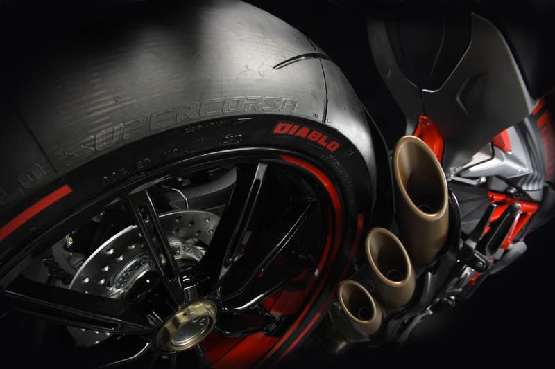 MV Agusta Brutale Pirelli Edition Motorcycle Red Blue 800 RR Bikes