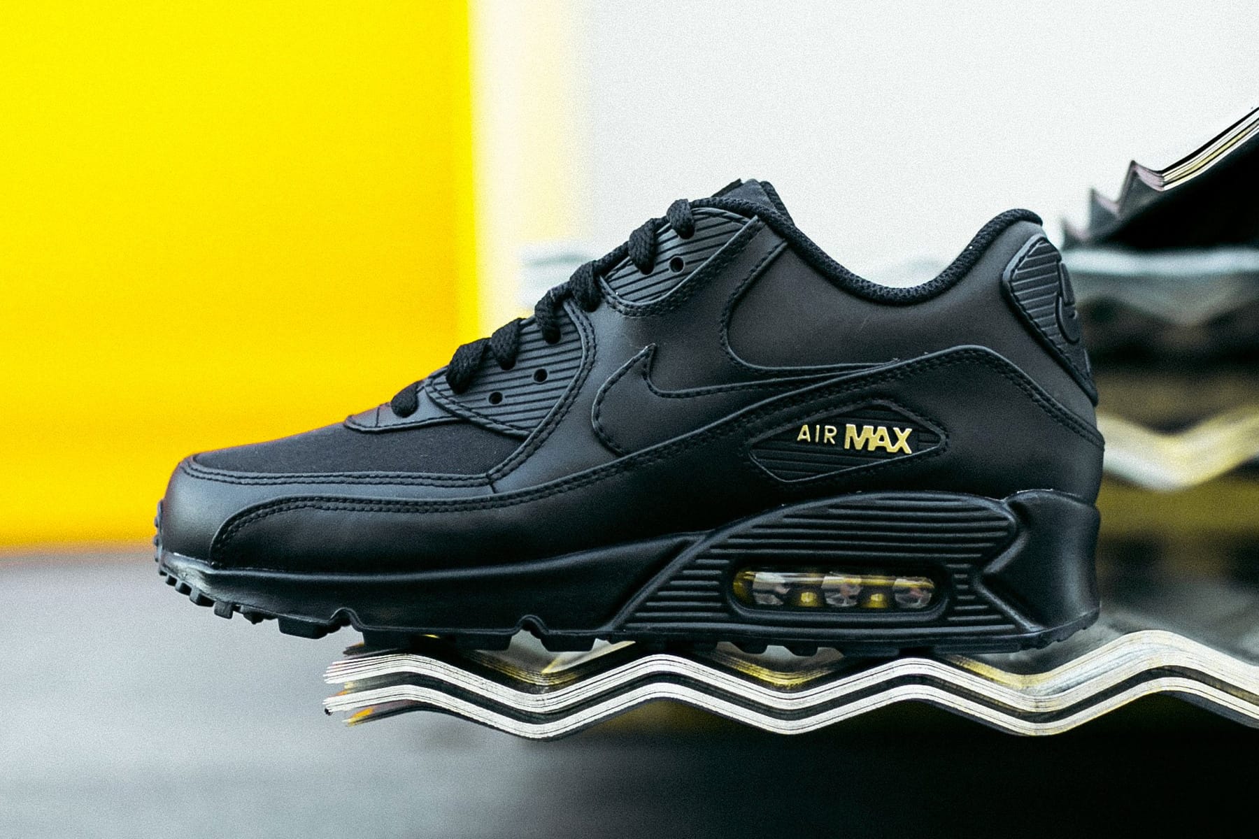 Nike Air Max 90 Black \u0026 Gold Black 