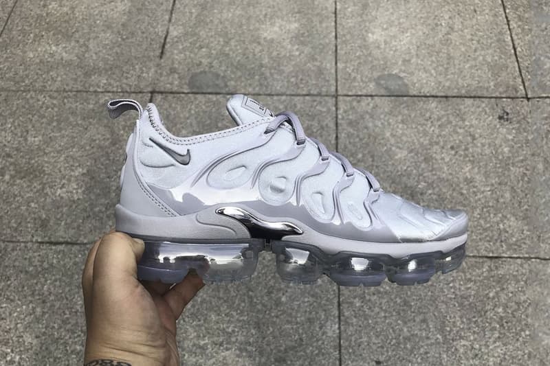 Nike Air Vapormax Plus White silver gray Colorways