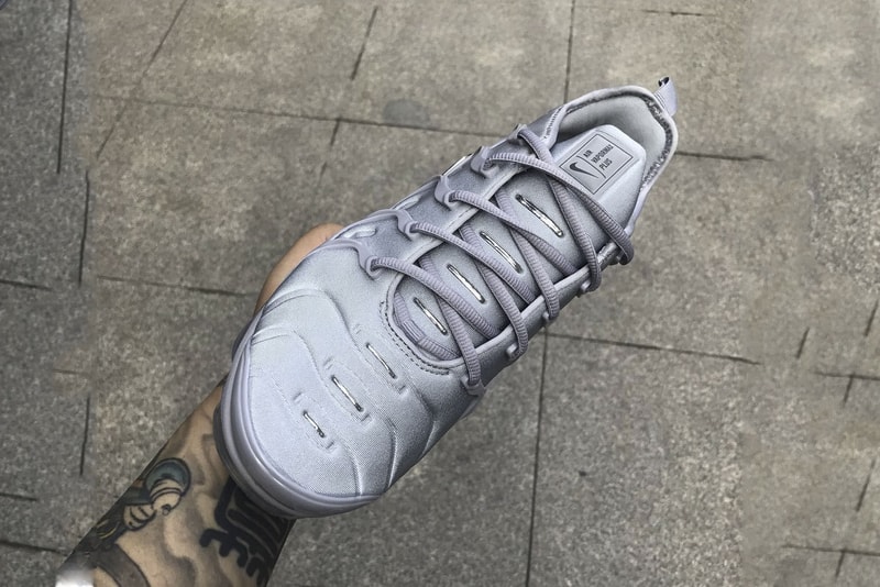 Nike Air Vapormax Plus White silver gray Colorways