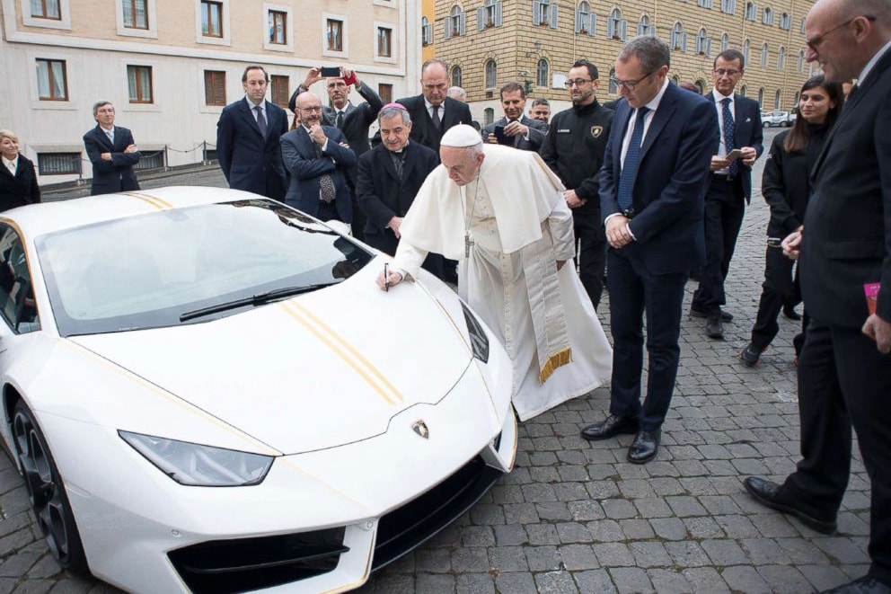 Pope Francis Lamborghini Huracan White Gold Charity Auction
