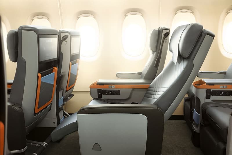 Singapore Airlines SIA Airbus A380 First Class Suites Hotel Bedroom Flying