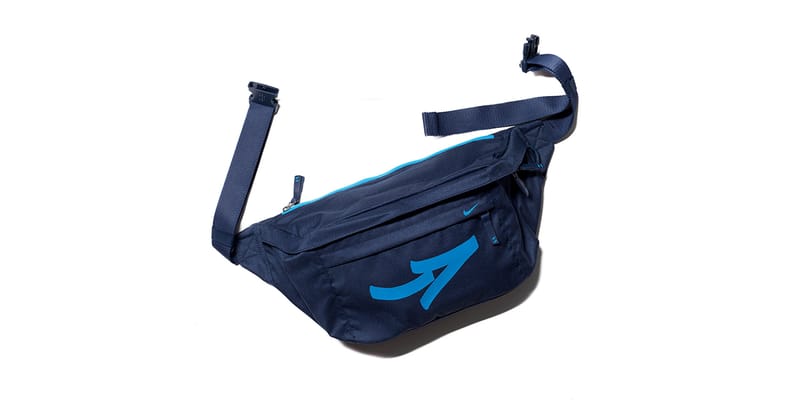 nike sportswear tech hip pack