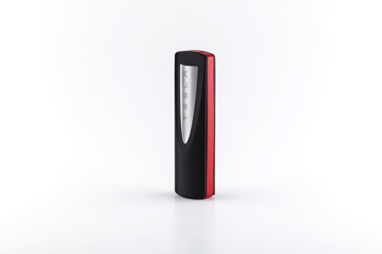 Tesla Design Studio Releases a Sleek Powerbank
