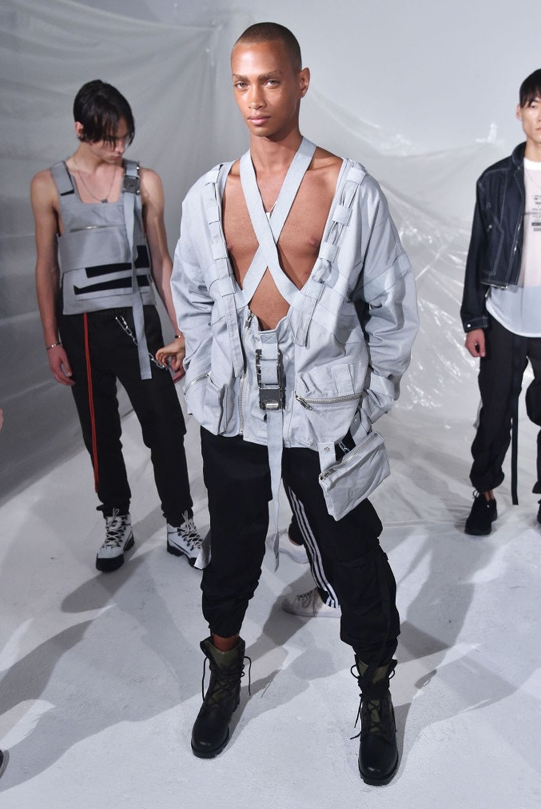 2017년 신생 브랜드 탑 10 리스트 2018년에 주목해야할 new emerging brands fashion look potential 032C 더블렛 Doublet ReadyMade 레디메이드 노 베이컨시 인 No Vacancy Inn Some Ware 썸웨어 ADVISORY BOARD CRYSTALS Advisory Board Crystal GmbH SSS World Corp 엘리오 에밀 Heliot Emil 빌리 Billy