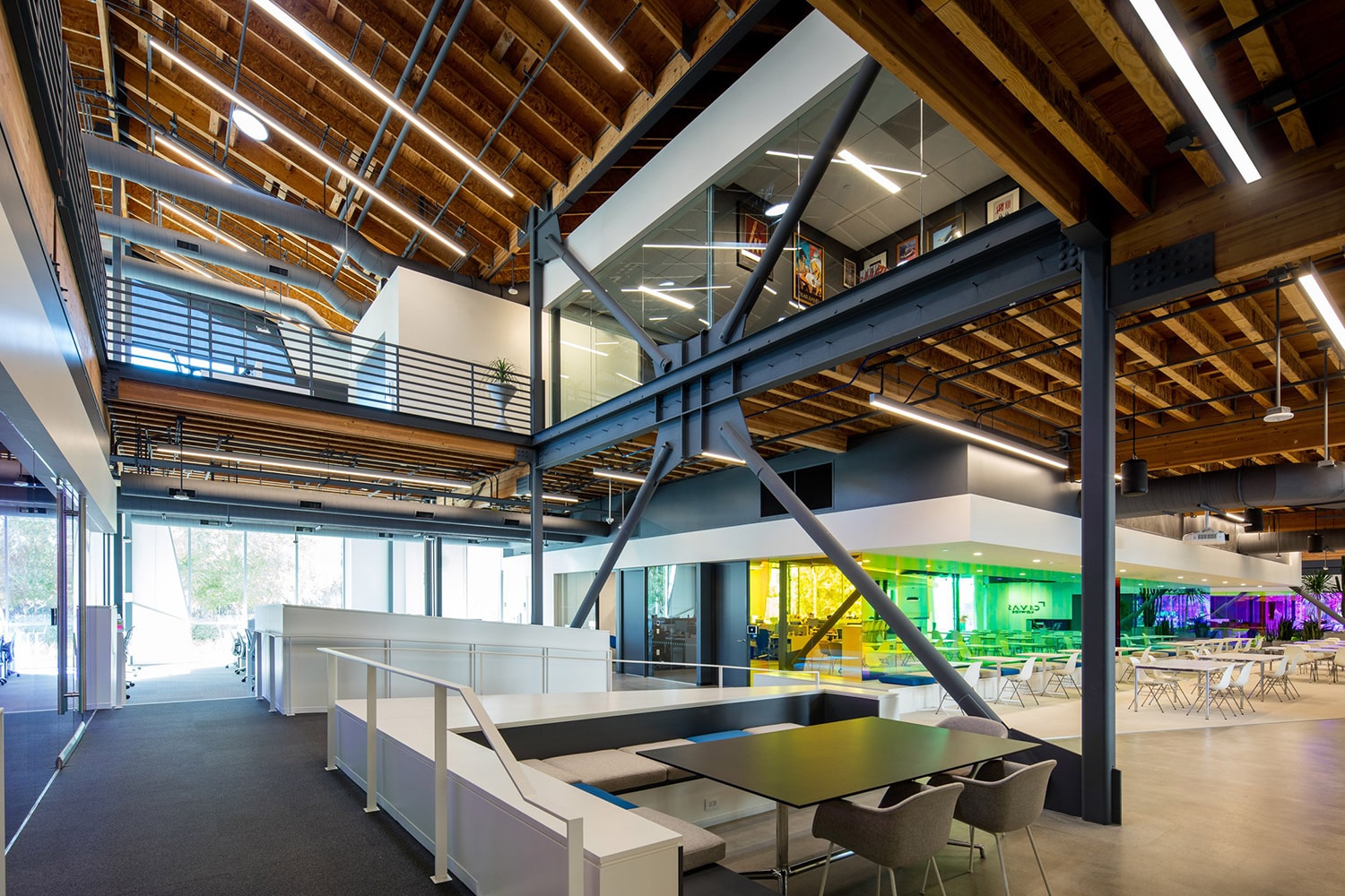 A+I Architects Canvas Agency Архитектурный дизайн Красочное дихроичное стекло Рабочее пространство Лос-Анджелес