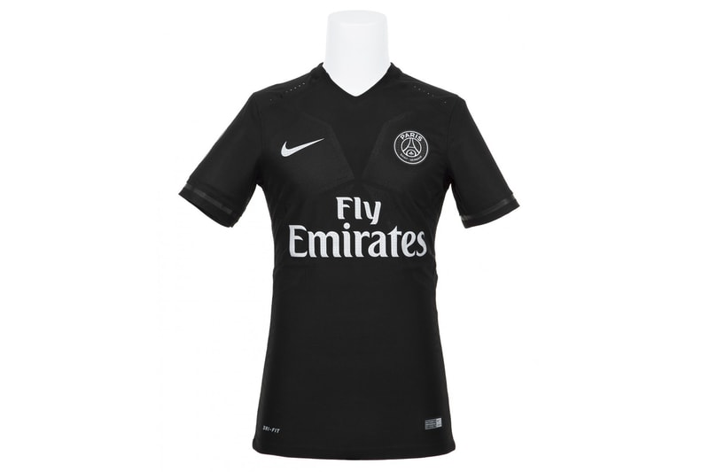colette Paris Saint Germain FC Nike Jersey Collaboration set pair blue pink drop release close final official