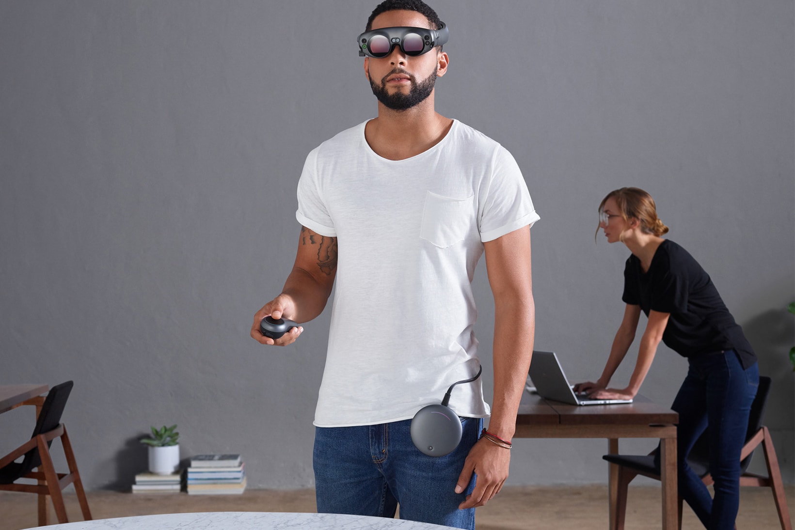 Magic Leap Augmented Reality Goggles One Creator Edition startup lightwear lightpack control 2018 software virtual debut release