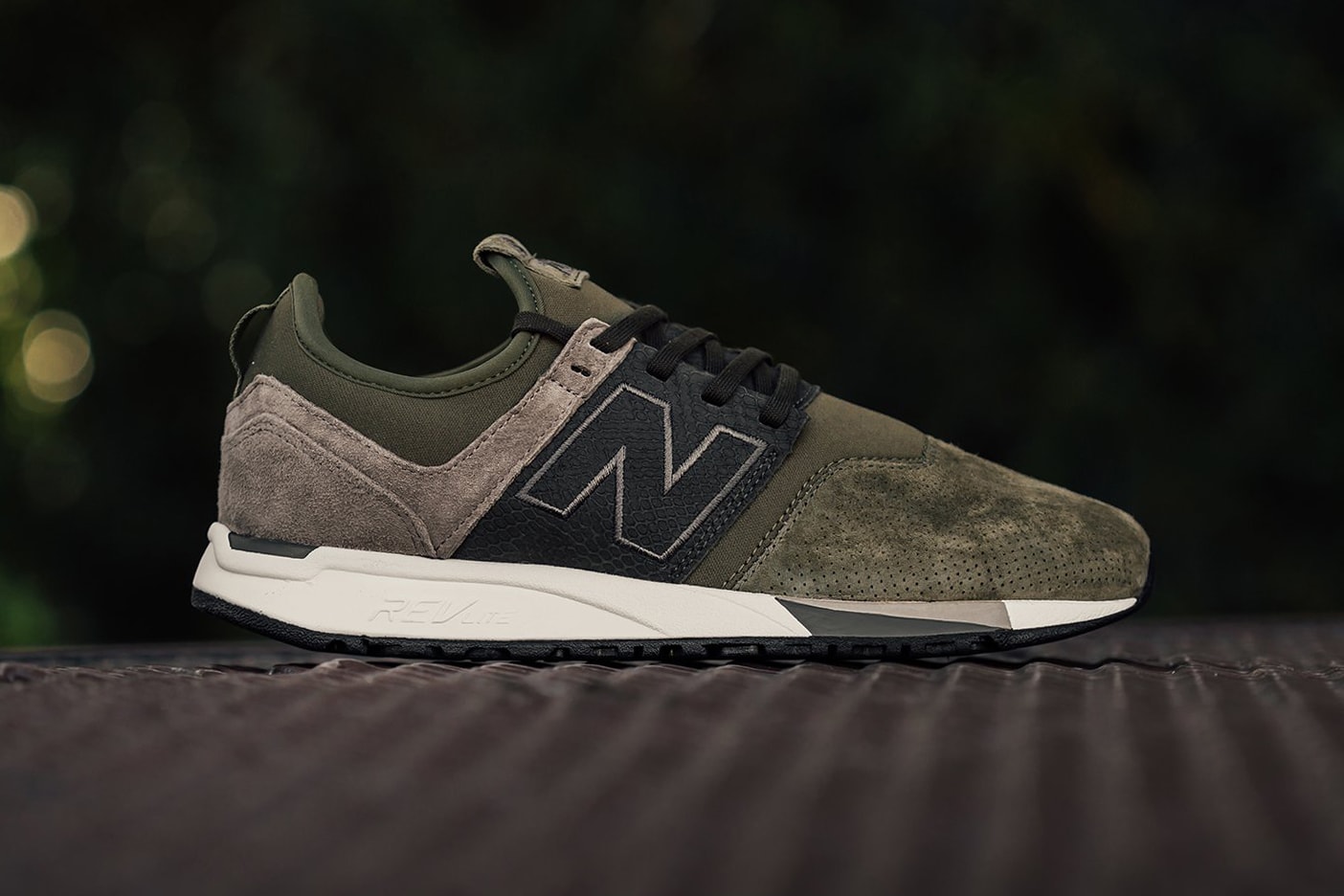 New Balance 247 Luxe Reptile Sneaker Suede 